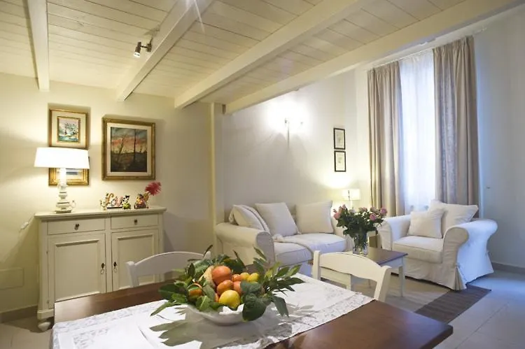 Lejlighed Cevoli Country Resort Lari