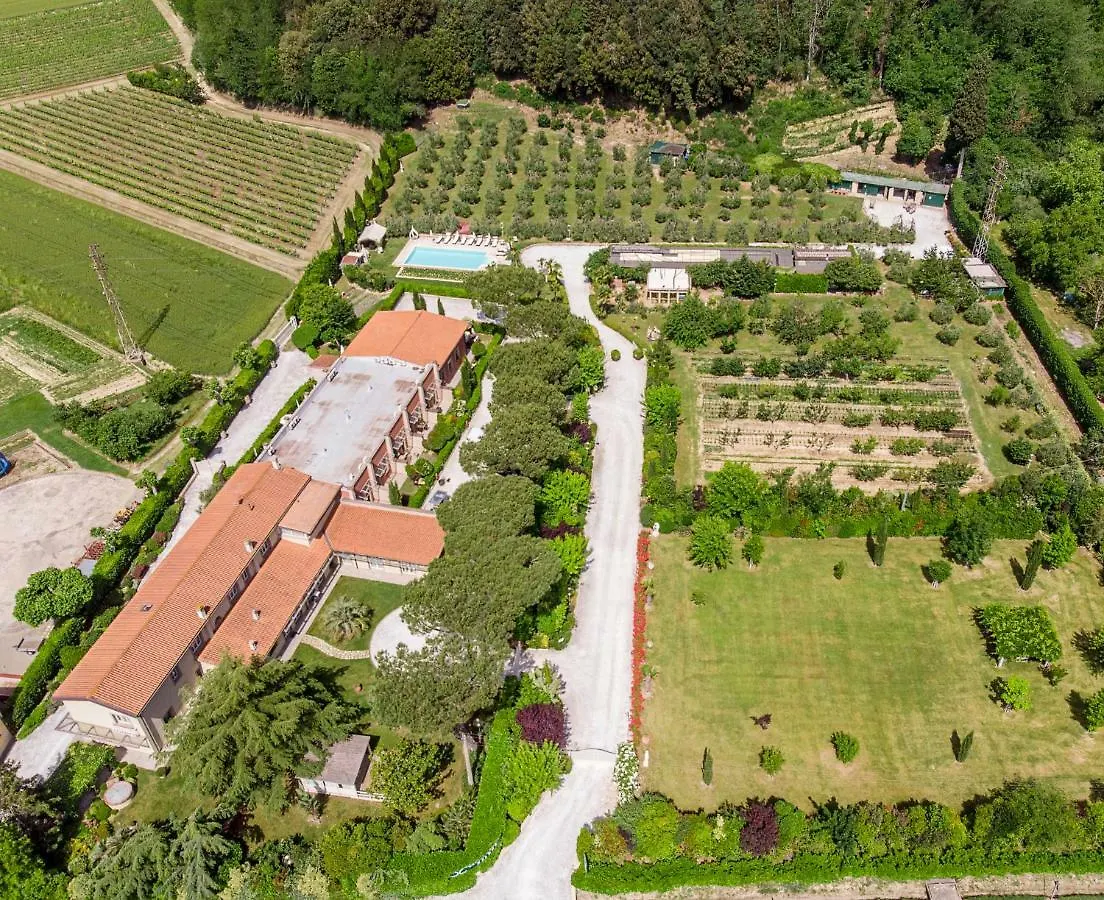 Cevoli Country Resort Lari Apartment